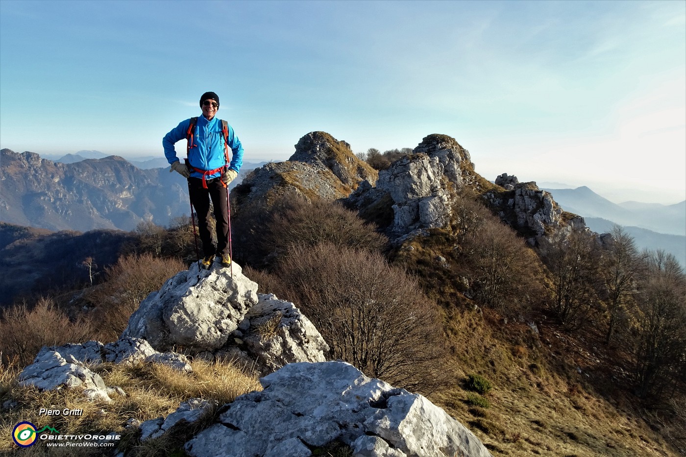 03 Sui roccioni sovrastanti il Pralongone .JPG